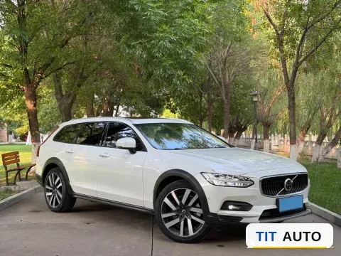 2023 Volvo V90 3
