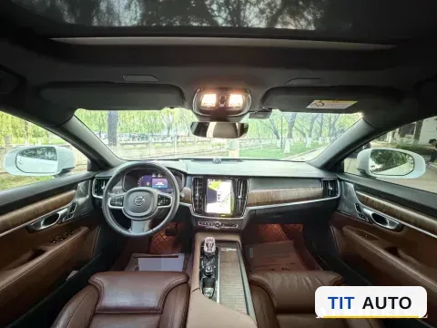 2023 Volvo V90 6