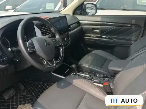2019 Mitsubishi Outlander 3