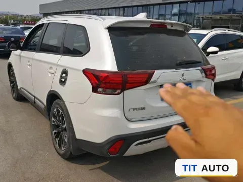 2019 Mitsubishi Outlander 5
