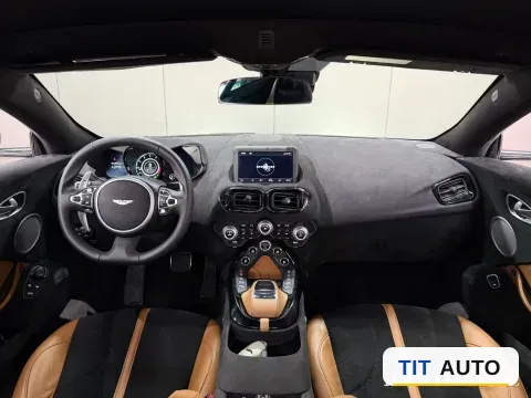 2018 Aston Martin V8 Vantage 11