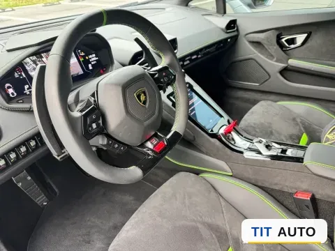 2023 Lamborghini Huracán 6