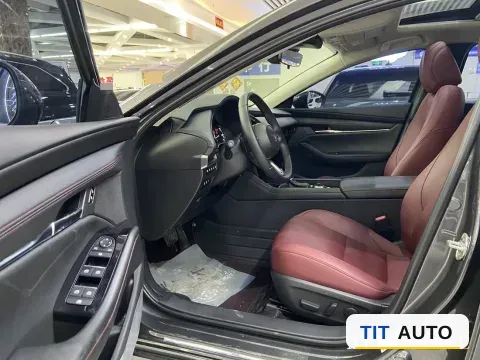 2023 Mazda 3 Axela 4
