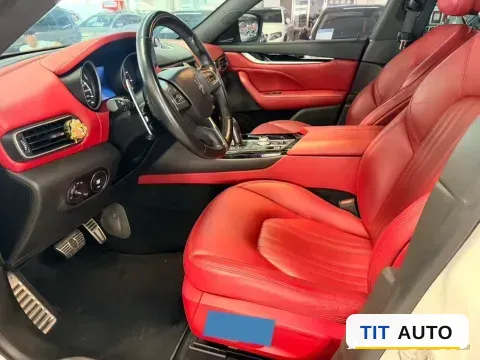 2019 Maserati Levante 4