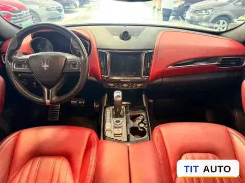 2019 Maserati Levante 5