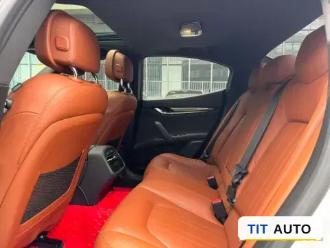 2019 Maserati Ghibli 5
