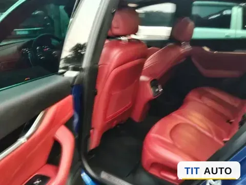 2021 Maserati Levante 6