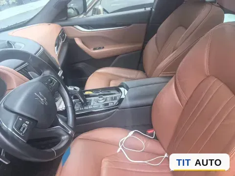 2022 Maserati Levante 3