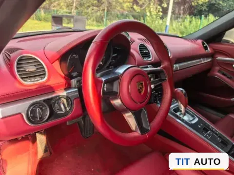 2022 Porsche 718 3