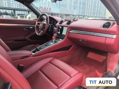 2022 Porsche 718 5