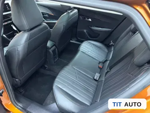 2022 Peugeot 2008 8