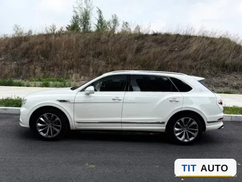 2024 Bentley Bentayga 4