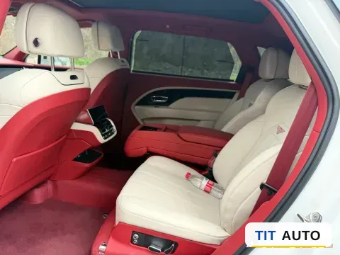 2024 Bentley Bentayga 7