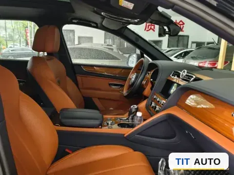 2023 Bentley Bentayga 4