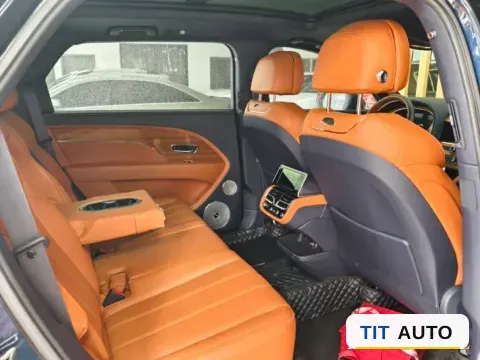 2023 Bentley Bentayga 6
