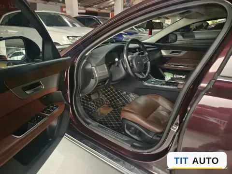 2018 Jaguar XF 2