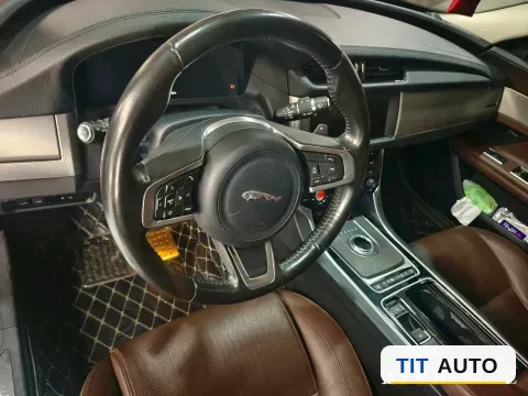 2018 Jaguar XF 3