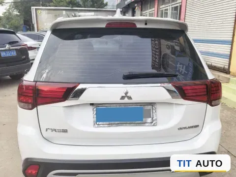 2019 Mitsubishi Outlander 4