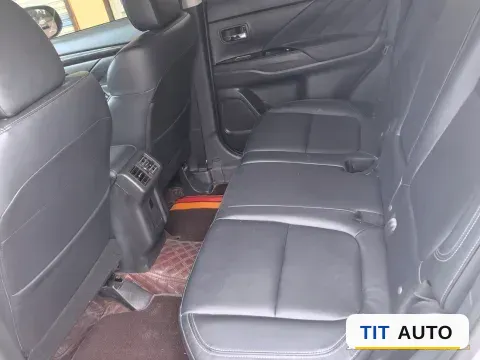2019 Mitsubishi Outlander 7