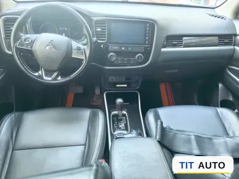 2019 Mitsubishi Outlander 8