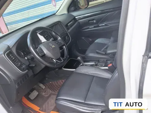 2019 Mitsubishi Outlander 9