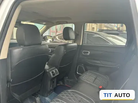 2021 Mitsubishi Outlander 3