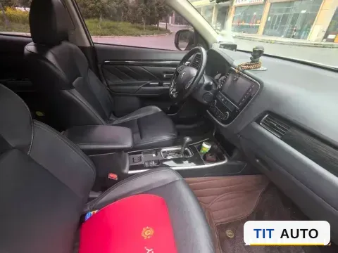2019 Mitsubishi Outlander 5