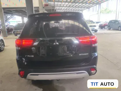 2019 Mitsubishi Outlander 7