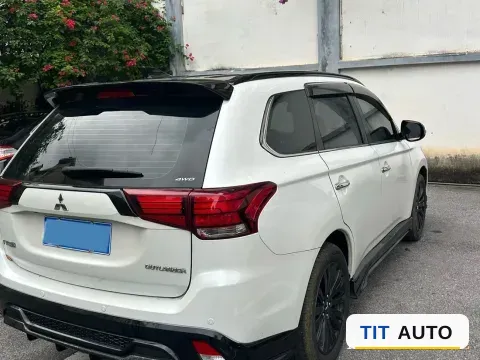 2021 Mitsubishi Outlander 8