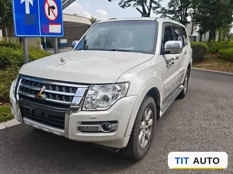 2018 Mitsubishi Pajero