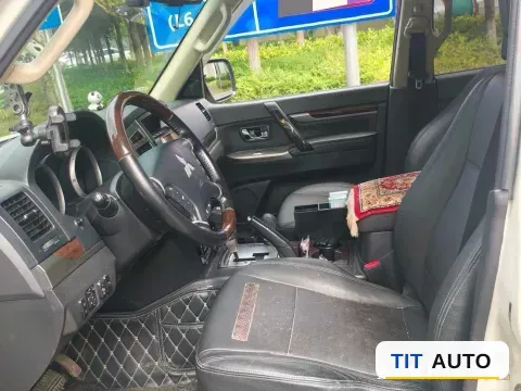 2018 Mitsubishi Pajero 4
