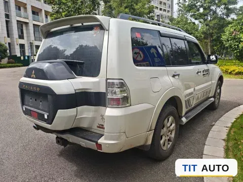 2018 Mitsubishi Pajero 5