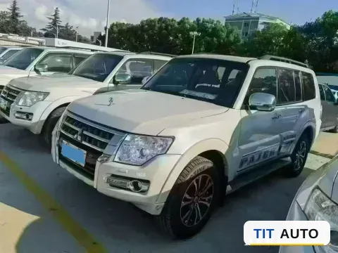 2018 Mitsubishi Pajero