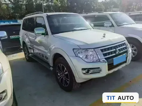 2018 Mitsubishi Pajero 2