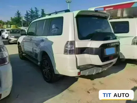 2018 Mitsubishi Pajero 4