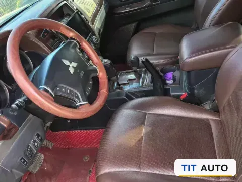 2018 Mitsubishi Pajero 8