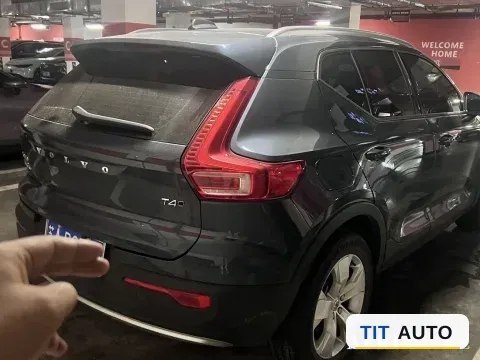 2022 Volvo XC40 8