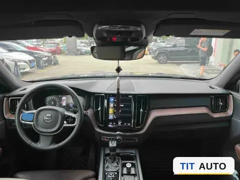 2021 Volvo XC60 5