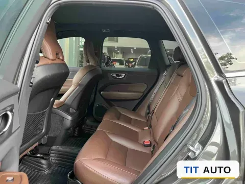 2021 Volvo XC60 6