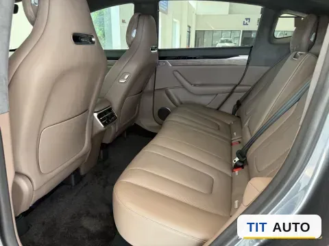 2025 Luxeed R7 4