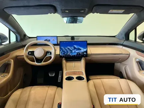 2025 Luxeed R7 8