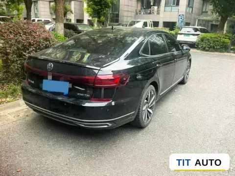 2019 Volvo V40 5