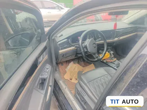 2019 Volvo V40 4