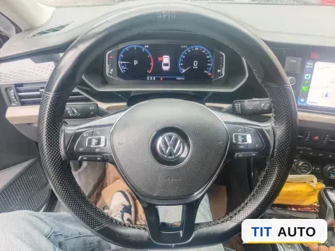 2019 Volvo V40 5