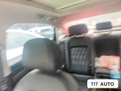 2019 Volvo V40 7
