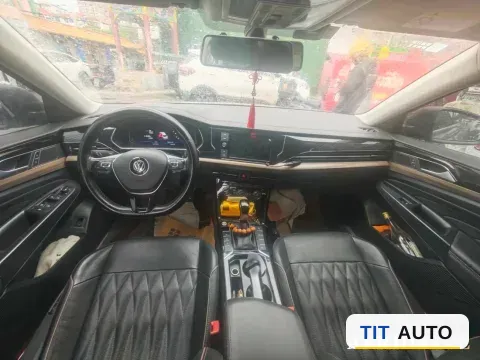 2019 Volvo V40 10