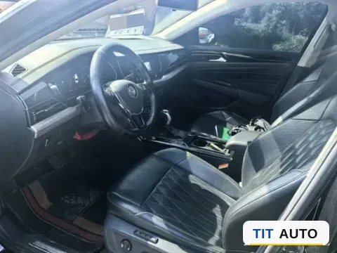 2019 Volvo V40 3
