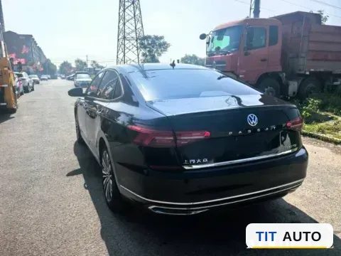 2019 Volvo V40 6