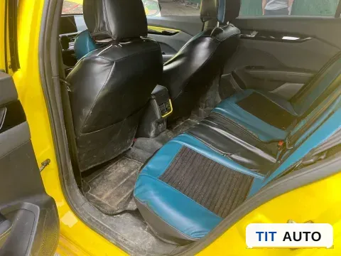 2021 DongFeng Aeolus YiXuan 5