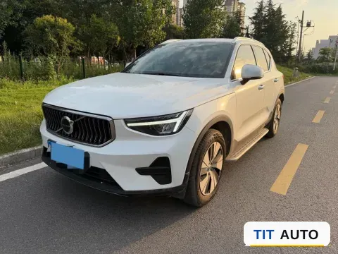 2024 Volvo XC40